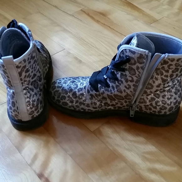 Leopard Boots for girls Size 3 - Picture 3 of 6